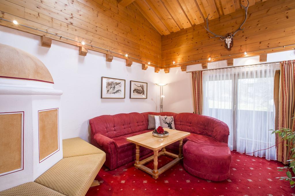 Landhaus Zirmhof Saalbach-Hinterglemm Ruang foto